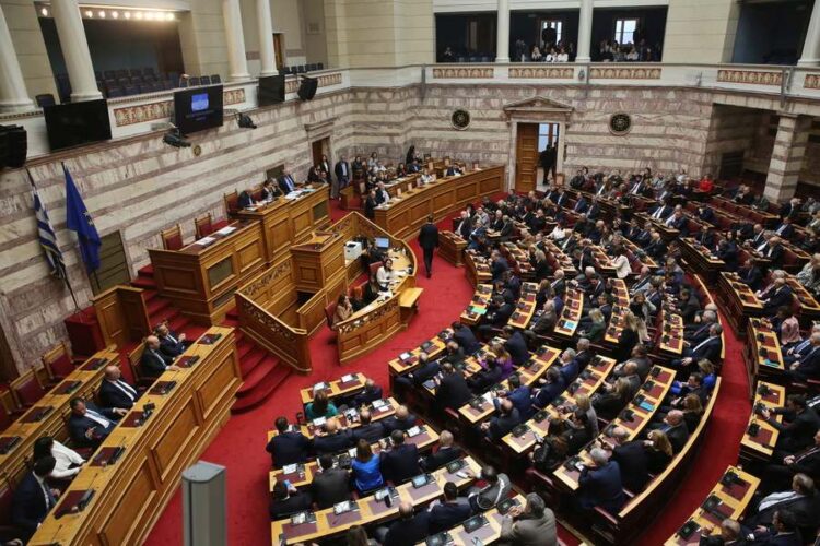 Εικόνα από τη Βουλή όπου πραγματοποιήθηκε η δεύτερη ονομαστική ψηφοφορία, σύμφωνα με τις διατάξεις του Συντάγματος και του Κανονισμού του Κοινοβουλίου, για την εκλογή Προέδρου της Δημοκρατίας (φωτ.: ΑΠΕ-ΜΠΕ/ Αλέξανδρος Βλάχος)