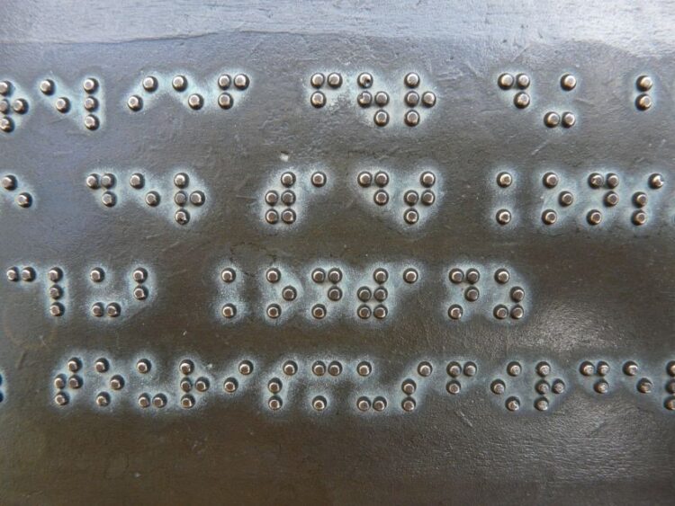 Η γραφή Braille (φωτ.: pixabay.com/el/users/hans-2/)