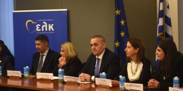 Ο Φρέντι Μπελέρης σε παλιότερη συνεδρίαση του ΕΛΚ (φωτ.: facebook/Φρέντης Μπελέρης - Fredi Beleris)