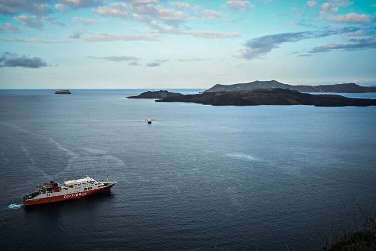 Νέος σεισμός, ο μεγαλύτερος έως αυτή τη στιγμή, στα ανοιχτά της Αμοργού, ανάμεσα στο νησί και τη Σαντορίνη (φωτ.: Κώστας Τζούμας/EUROKINISSI)