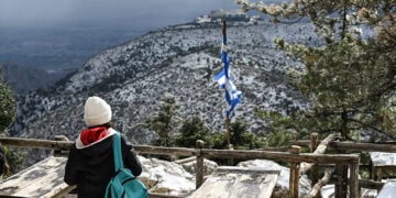 Στιγμιότυπο από τη χιονισμένη Πάρνηθα (φωτ.: EUROKINISSI / Μιχάλης Καραγιάννης)