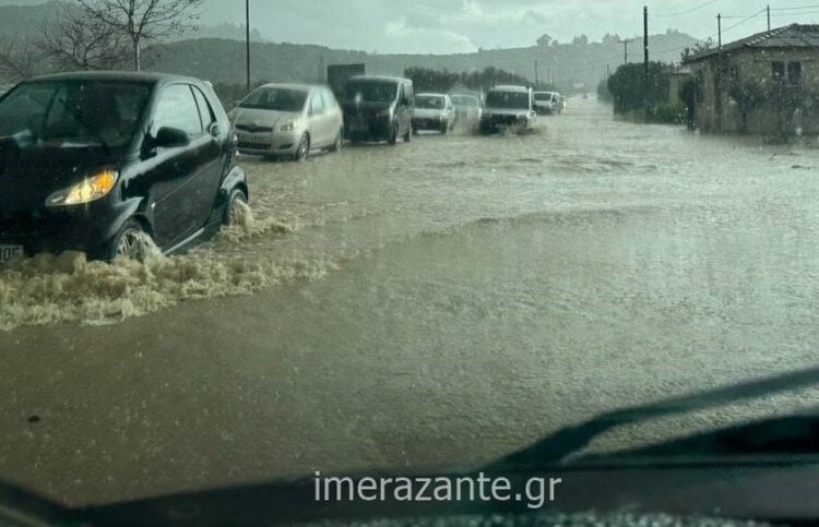 Πλημμυρισμένοι δρόμοι στη Ζάκυνθο (φωτ.: imerazante.gr)