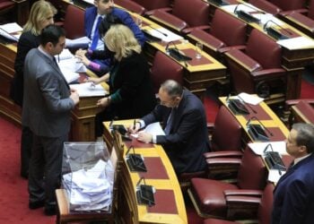 Συζήτηση και ψηφοφορία στην Ολομέλεια της Βουλής για τη σύσταση Προανακριτικής Επιτροπής για τον Χρήστο Τριαντόπουλο  
(φωτ.: Γιώργος Κονταρίνης/EUROKINISSI)