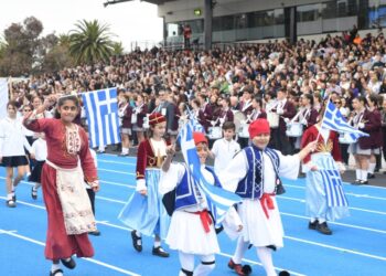 Στιγμιότυπο από παλιότερη παρέλαση της ομογένειας στην Αυστραλία (φωτ.: NeosKosmos.com)