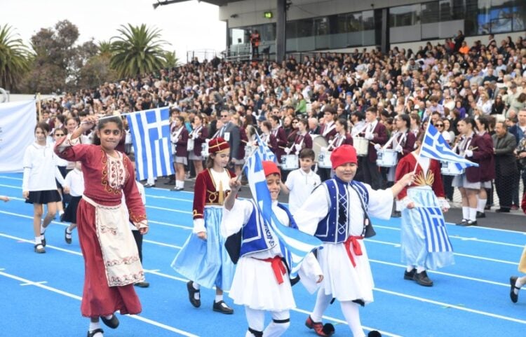 Στιγμιότυπο από παλιότερη παρέλαση της ομογένειας στην Αυστραλία (φωτ.: NeosKosmos.com)