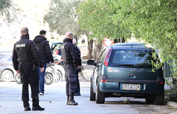 Από τη δολοφονική επίθεση με δύο νεκρούς και έναν τραυματία στη Γλυφάδα (φωτ.: EUROKINISSI / Μιχάλης Καργιάννης)